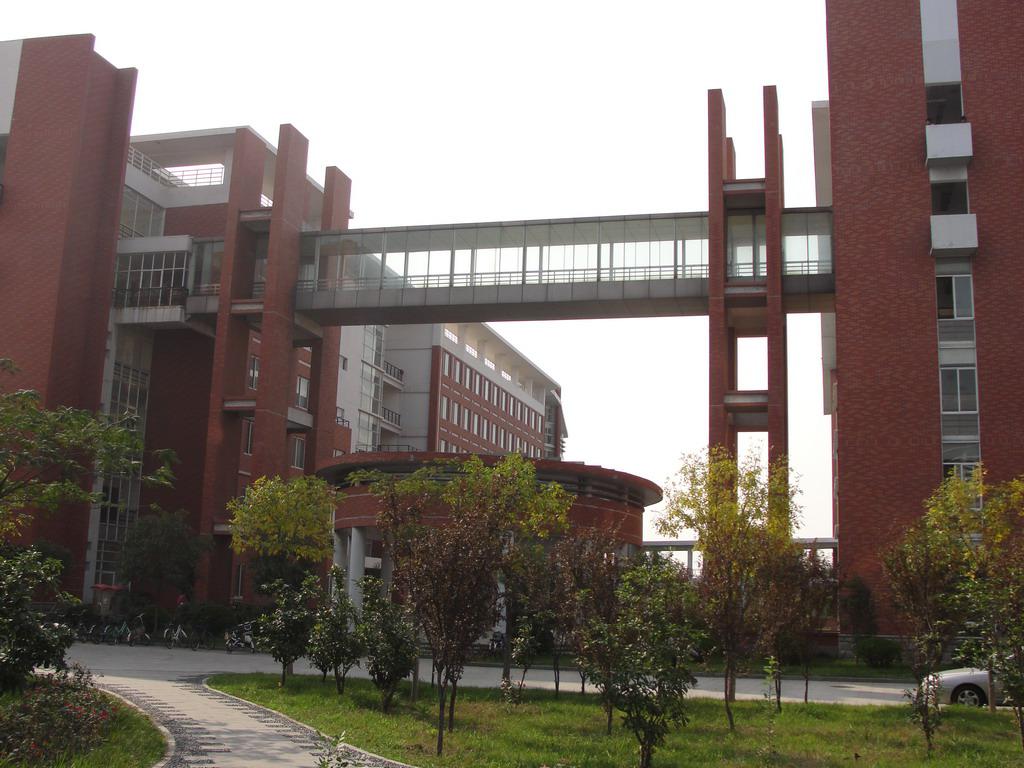welcome欢迎光临威尼斯公司教学办公楼.jpg